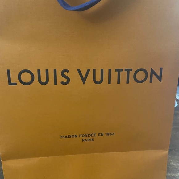 Authentic Louis Vuitton paper gift bag - Picture 6 of 6